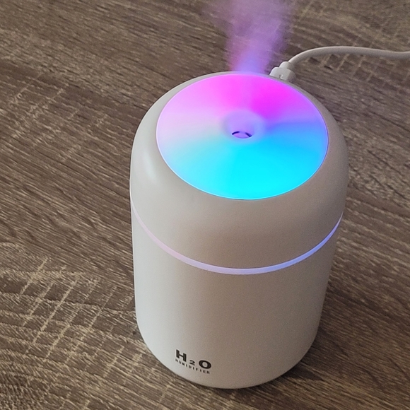 Portable 300ML Mini Cup Spray Humidifier with Night Light - Picture 2 of 5